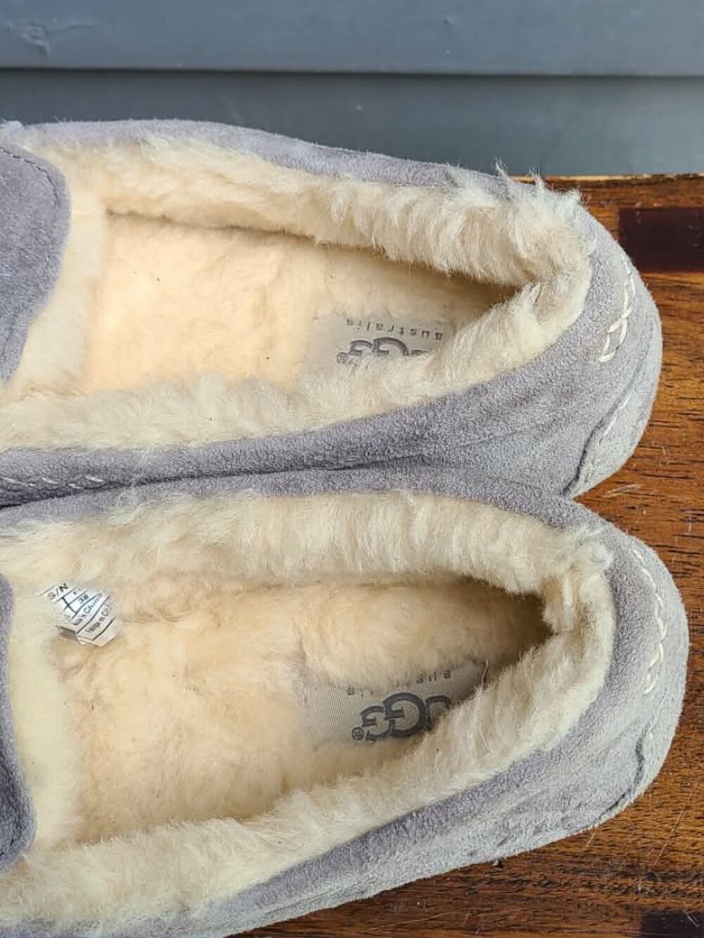 UGG Ansley Light Grey Suede Shearling Slippers size 7 - Picture 13 of 13